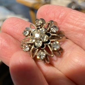 1940 vintage brooch 6 rhinestones on a 6 point silver ridges star 7 fan setting